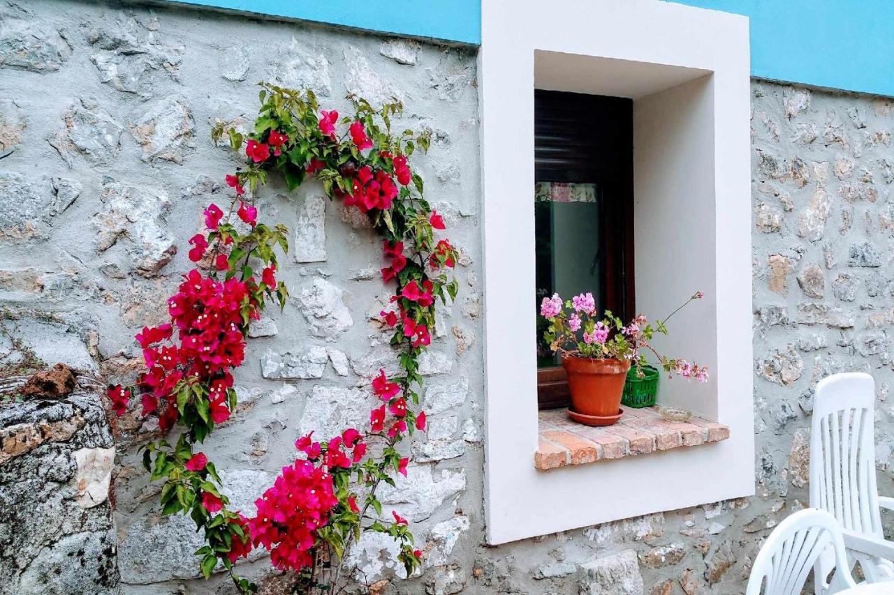 Casa De Aldea El Toral Guest House Rales  Екстериор снимка